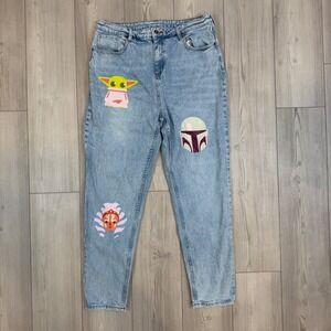 Her Universe Star Wars Mom Jeans Light Wash Grogu Ahsoka Mandalorian Juniors 17